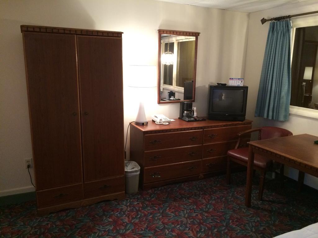 Cedar Motor Inn Μαρκέτ Δωμάτιο φωτογραφία