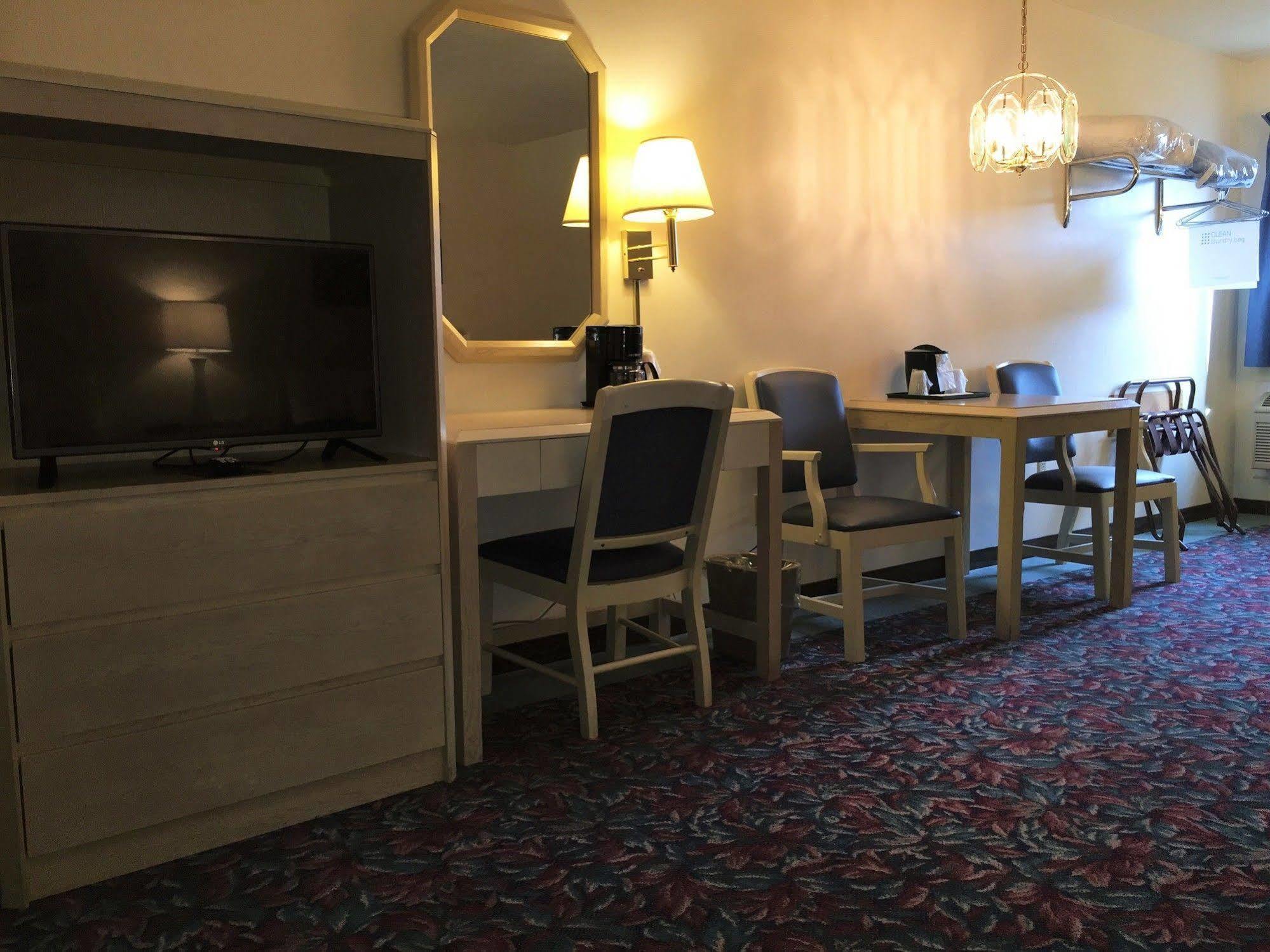 Cedar Motor Inn Μαρκέτ Εξωτερικό φωτογραφία